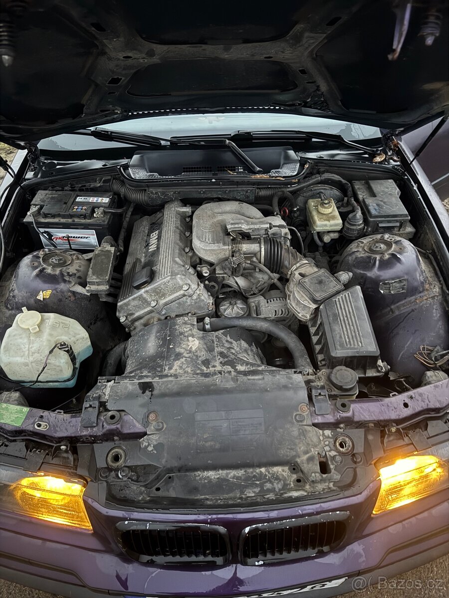 Bmw e36 318is - 11