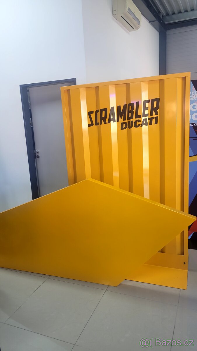 Kovová stěna a podstavec na motocykl Ducati Scrambler - 11