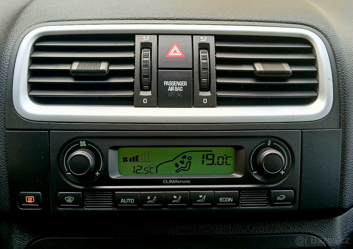 Roomster 1.4 16V STYLE. - 11