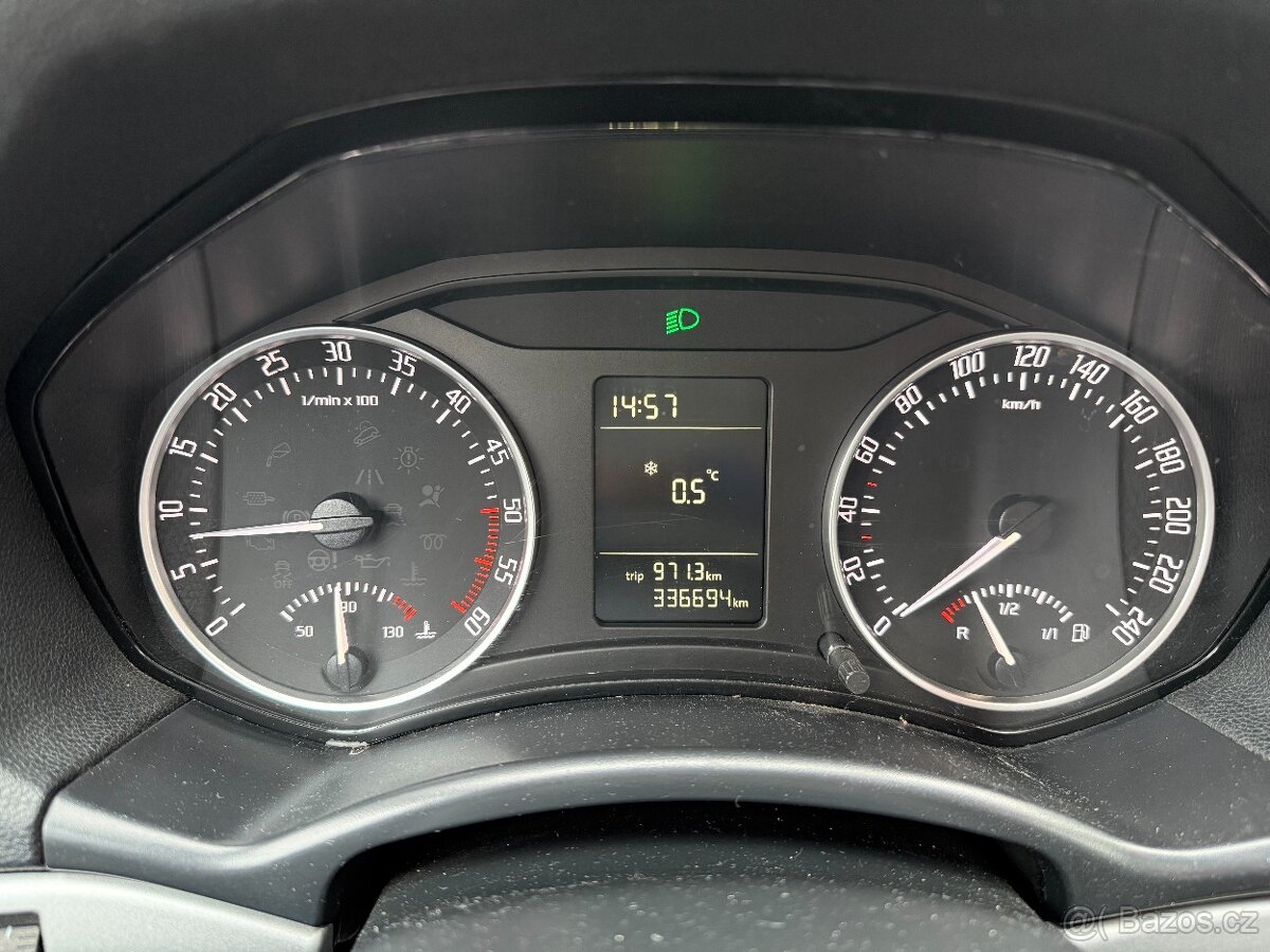 ŠKODA OCTAVIA COMBI II 4x4 1,6 TDi 77kW, klima, tažné - 11