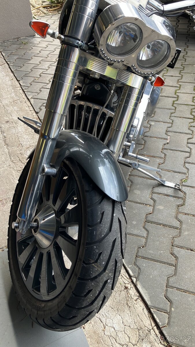 Harley-Davidson FLSTC - 11