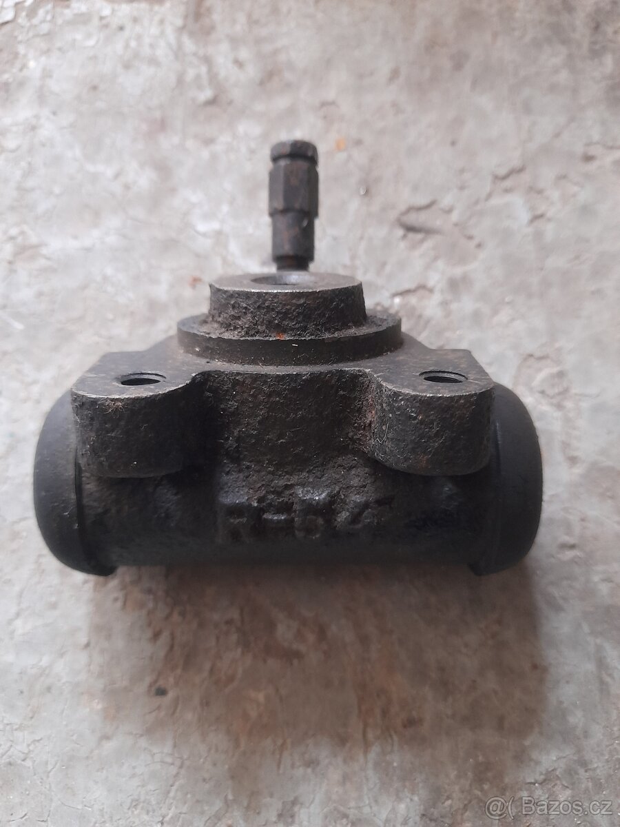 Náhradní díly- brzdový válec, parabola, spínač brzdových svě - 11