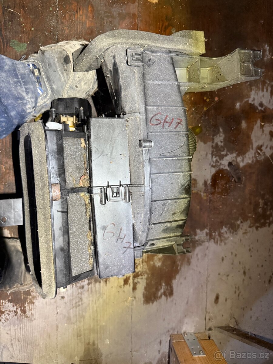 Topení, ventilátory SUBARU - 11