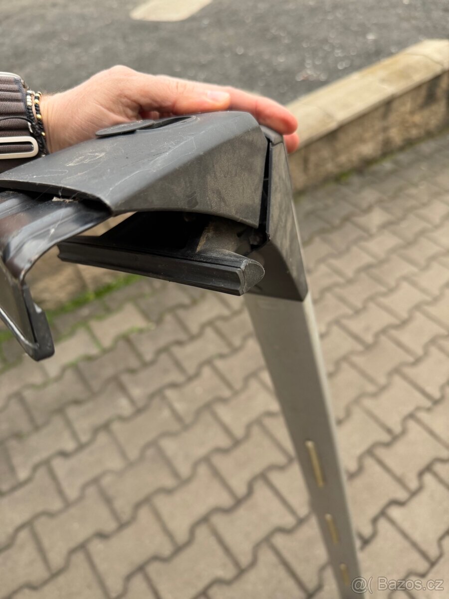 Střešní nosiče Audi A8 a S8 2006-2012 - 11