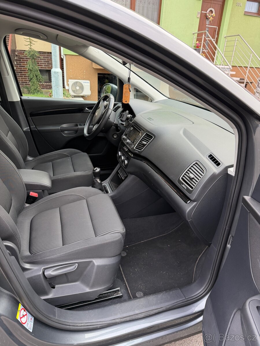 Seat Alhambra 7 míst - 11