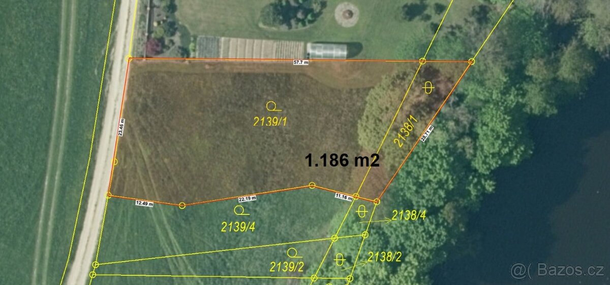 Pozemek přímo u jezera nedaleko Frymburku - 11