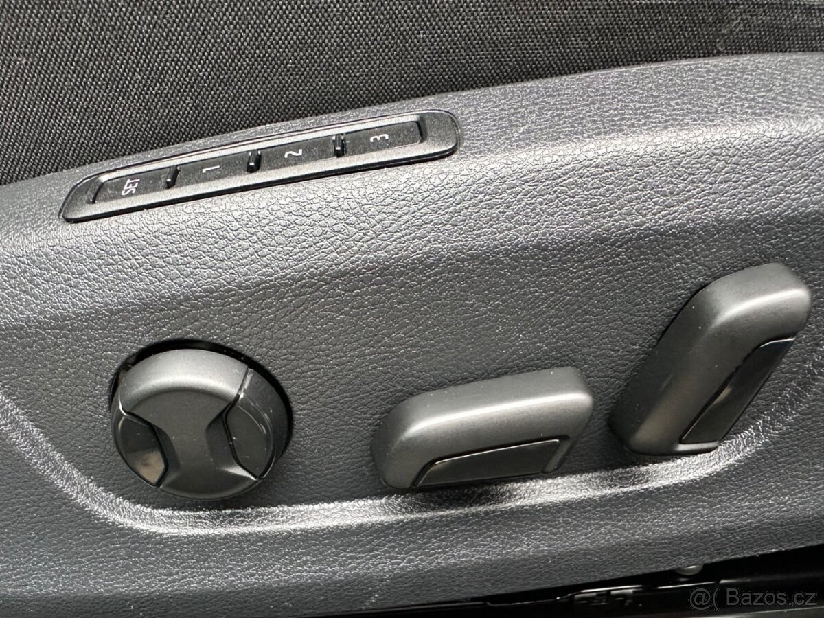 Škoda Superb 2.0TDi VIRTUAL,KAMERA,1.MAJ. - 11
