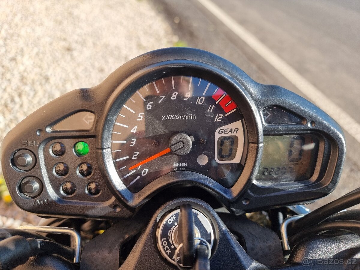 Suzuki SFV Gladius 650 - 11