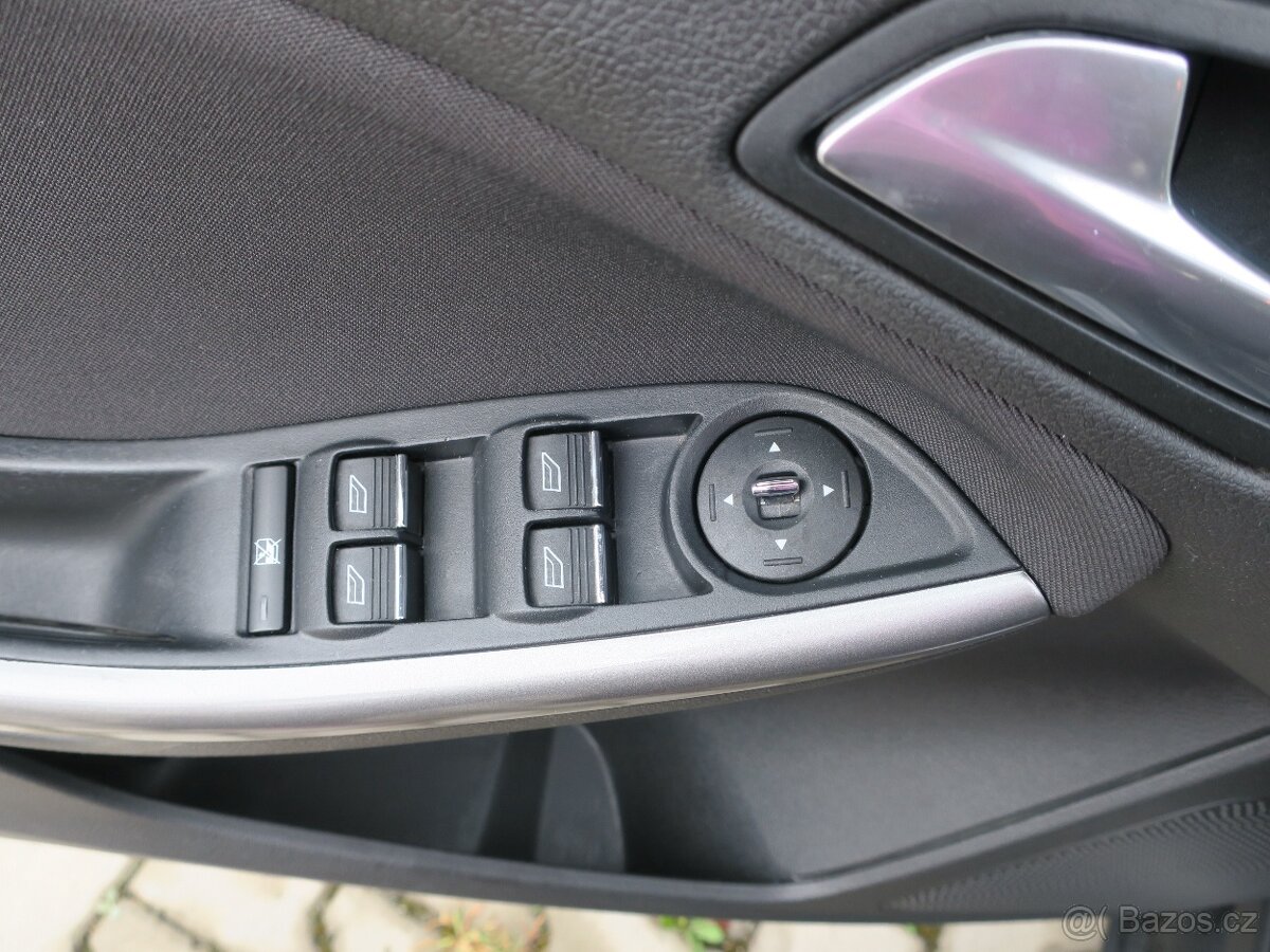 Ford Focus 1.0 i 92 kW - 11