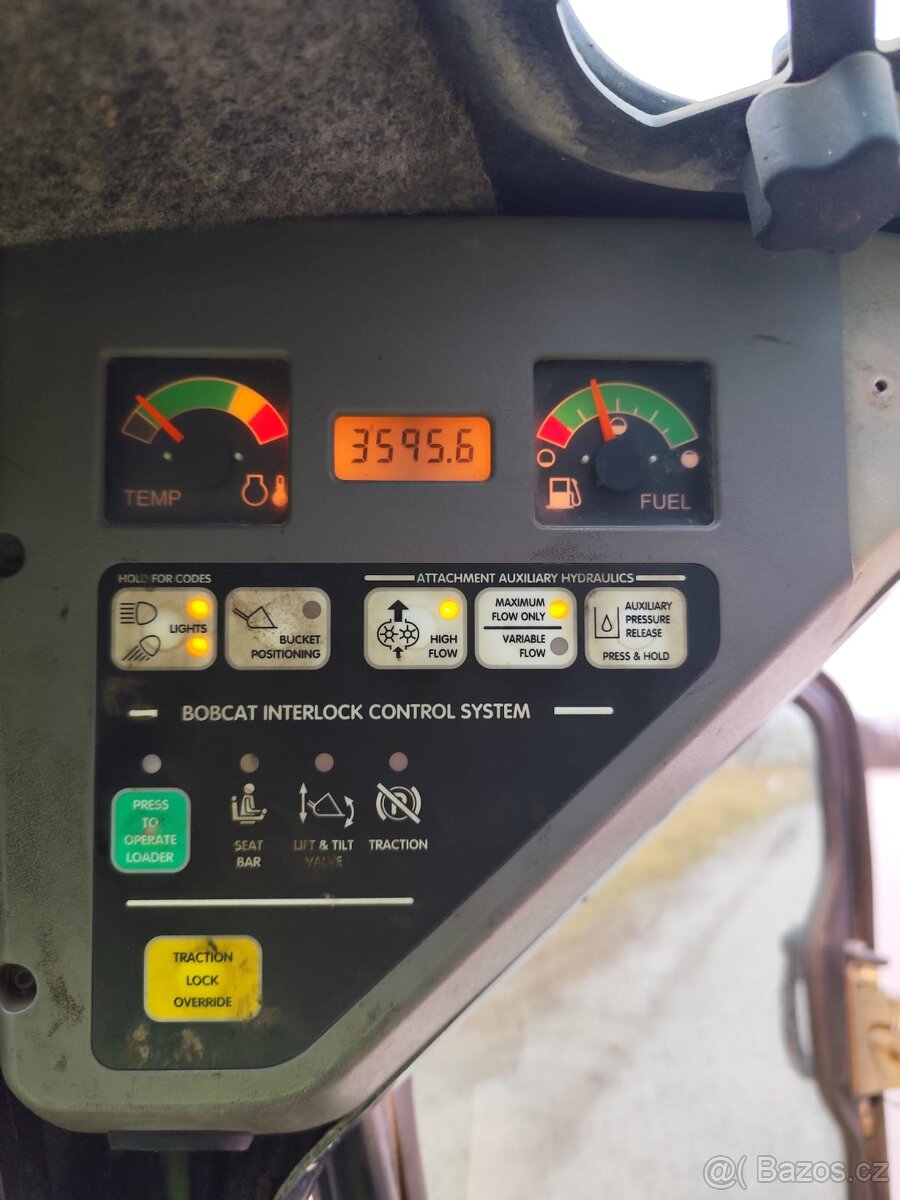 Šmykový nakladač Bobcat S185, Špz. - 11