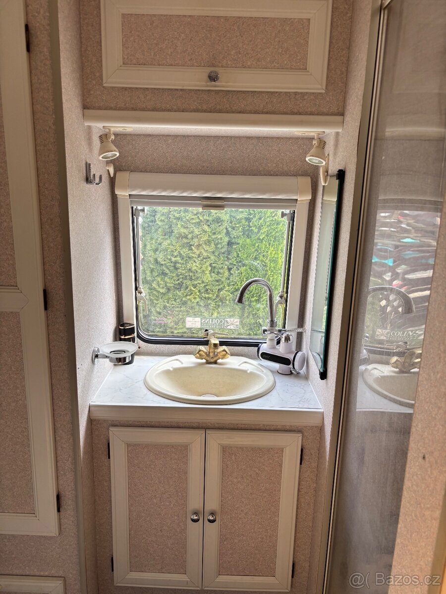 Karavan Bailey 2640 - 11