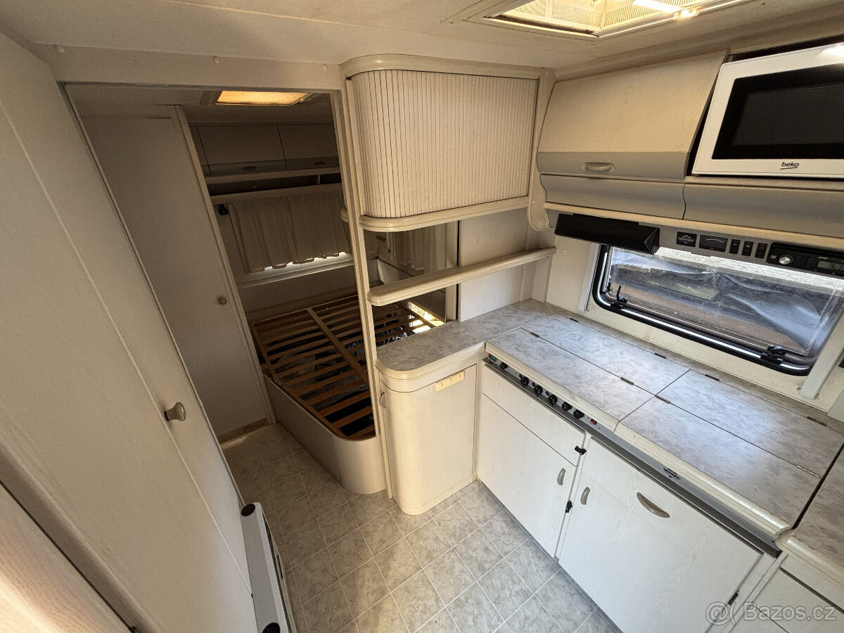 Karavan Hobby 495 - 11