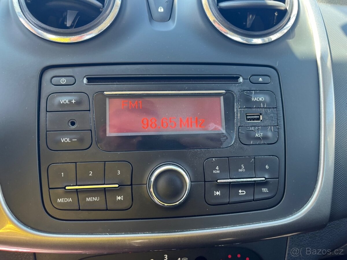 DACIA SANDERO 1,2i 1.MAJITEL - 11