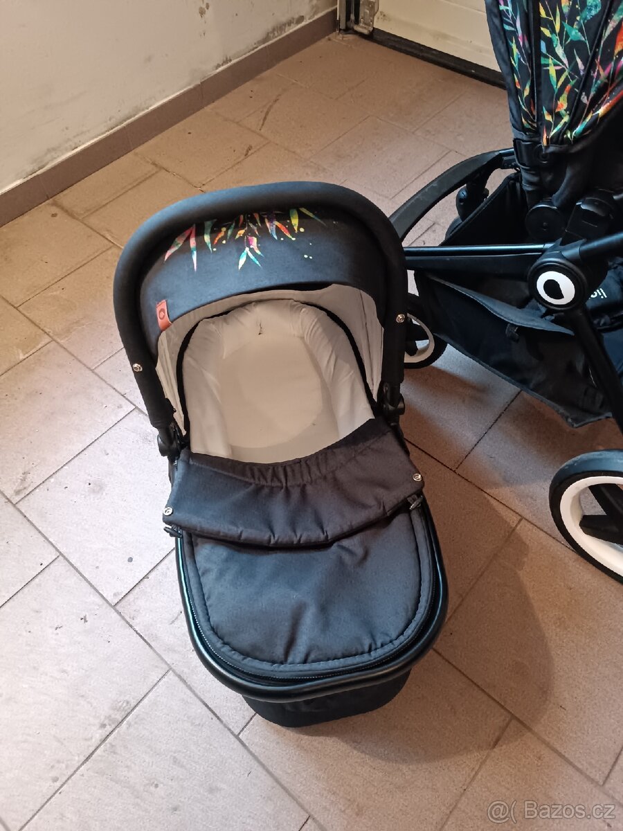 Kočárek Lionelo Mika - 11