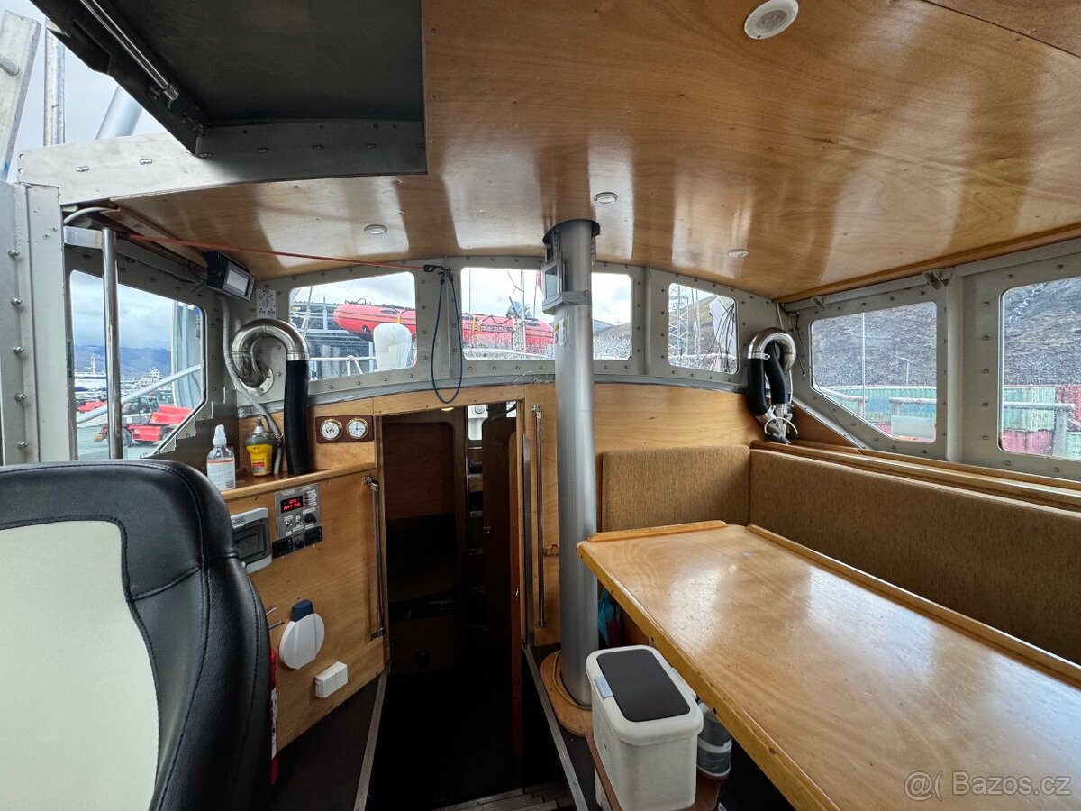 Expediční motorsailer - 11