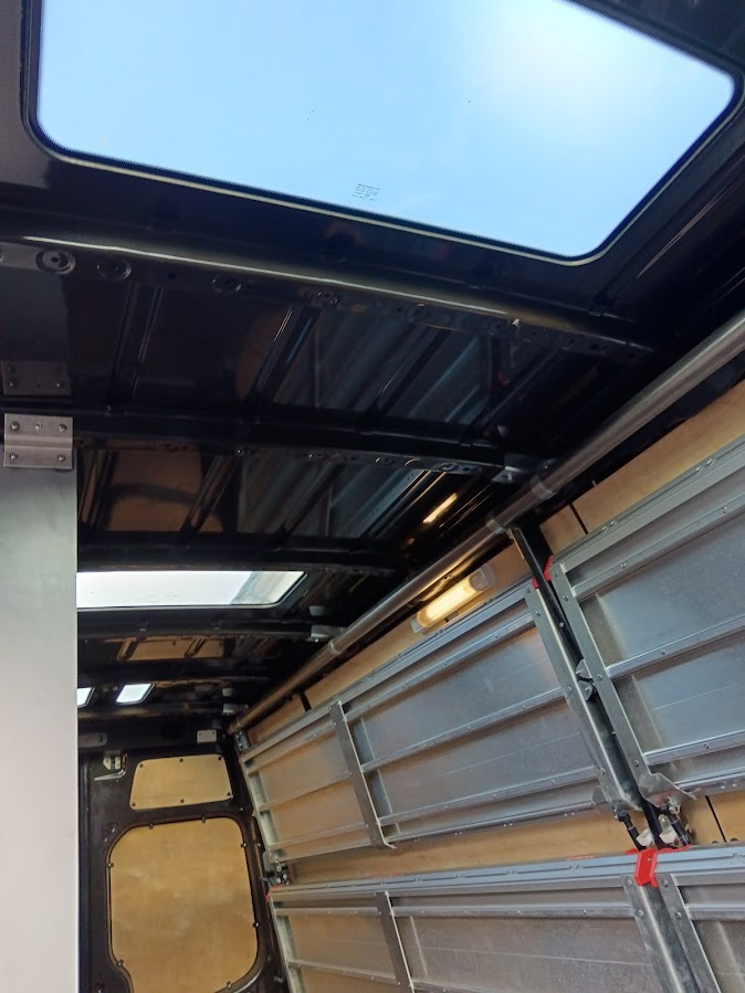 VW CRAFTER 2.0 L3H3 NOVÉ ROZVODY - - 11