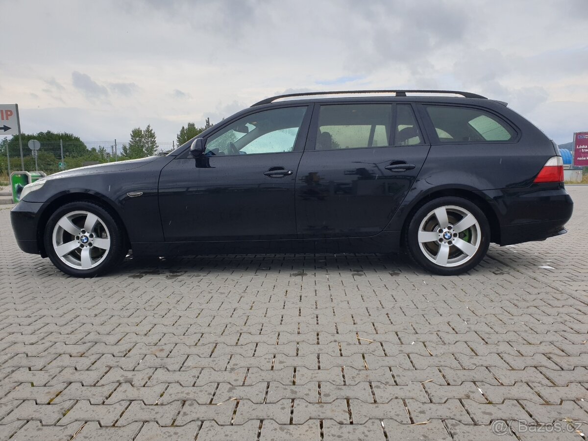BMW E61 530D Manuál - 11
