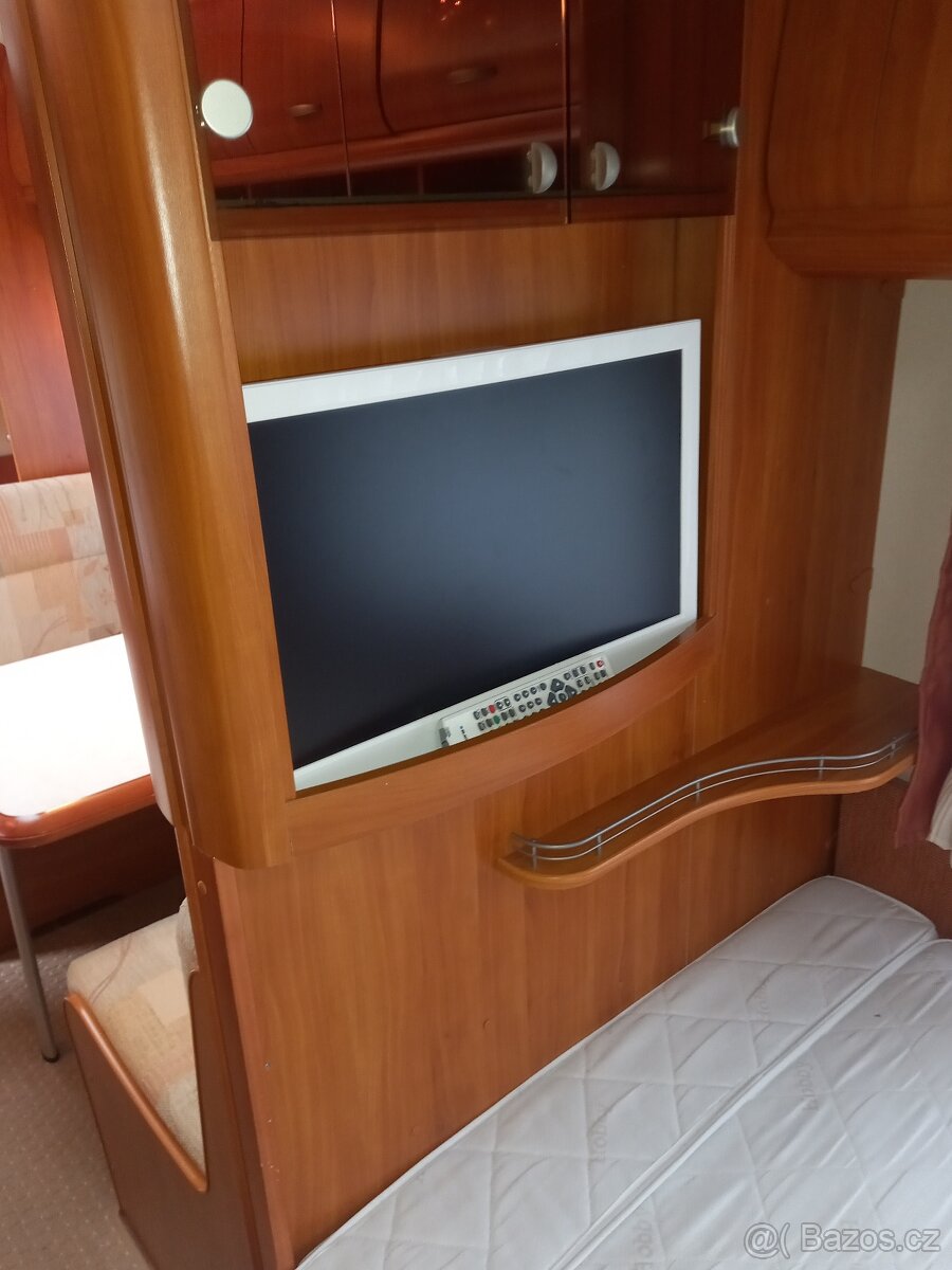 Prodám karavan HOBBY EXCELLENT 500 KMFE - 11