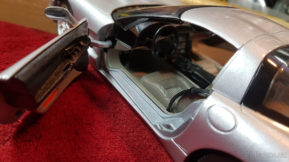 1:18 Chevrolet Corvette 1959 Bburago kartonová krabička - 11