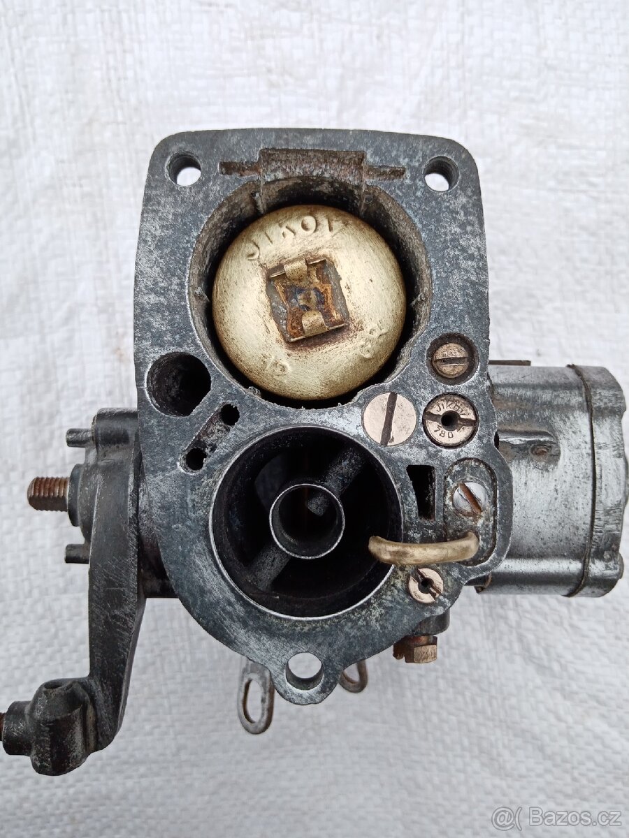 Starý karburátor JIKOV - 11