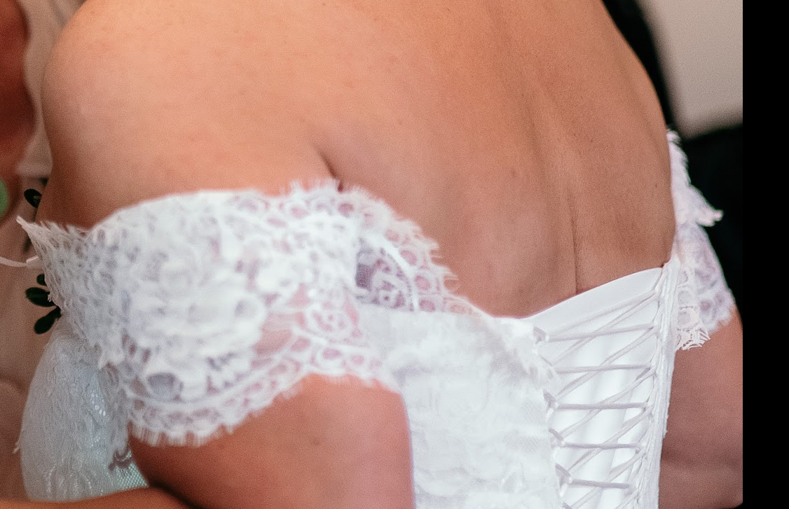 Krajkové svatební šaty - 11