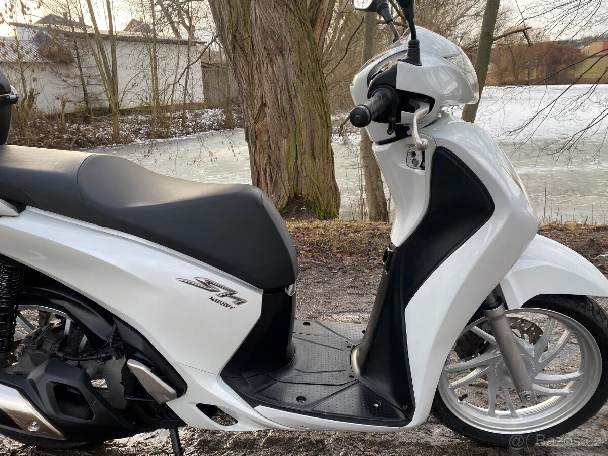 Honda SH 125 (2015) ABS - 11