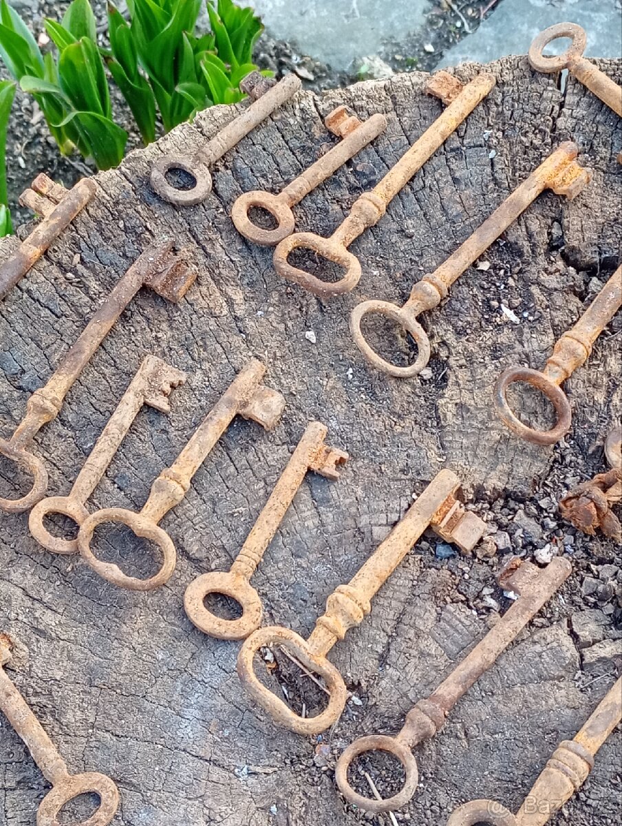 Různé Staré Klíče - 11