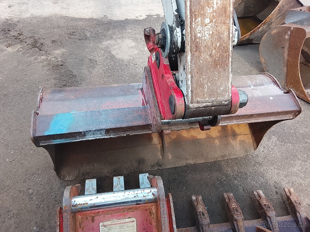 Bagr Takeuchi TB 228 - 11