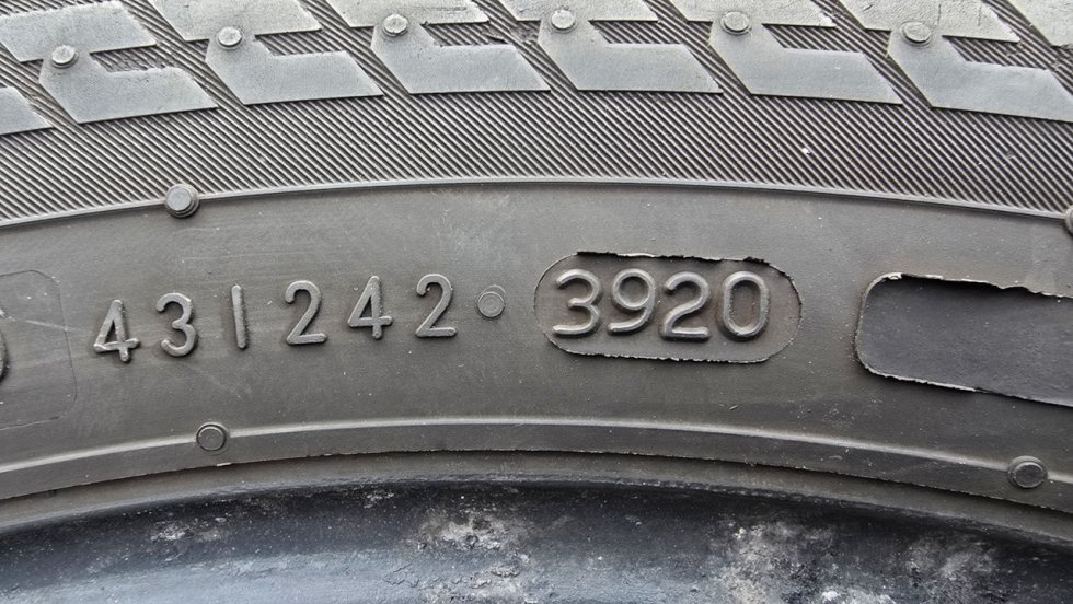 Zimní pneu 225/55/17 Nokian - 11