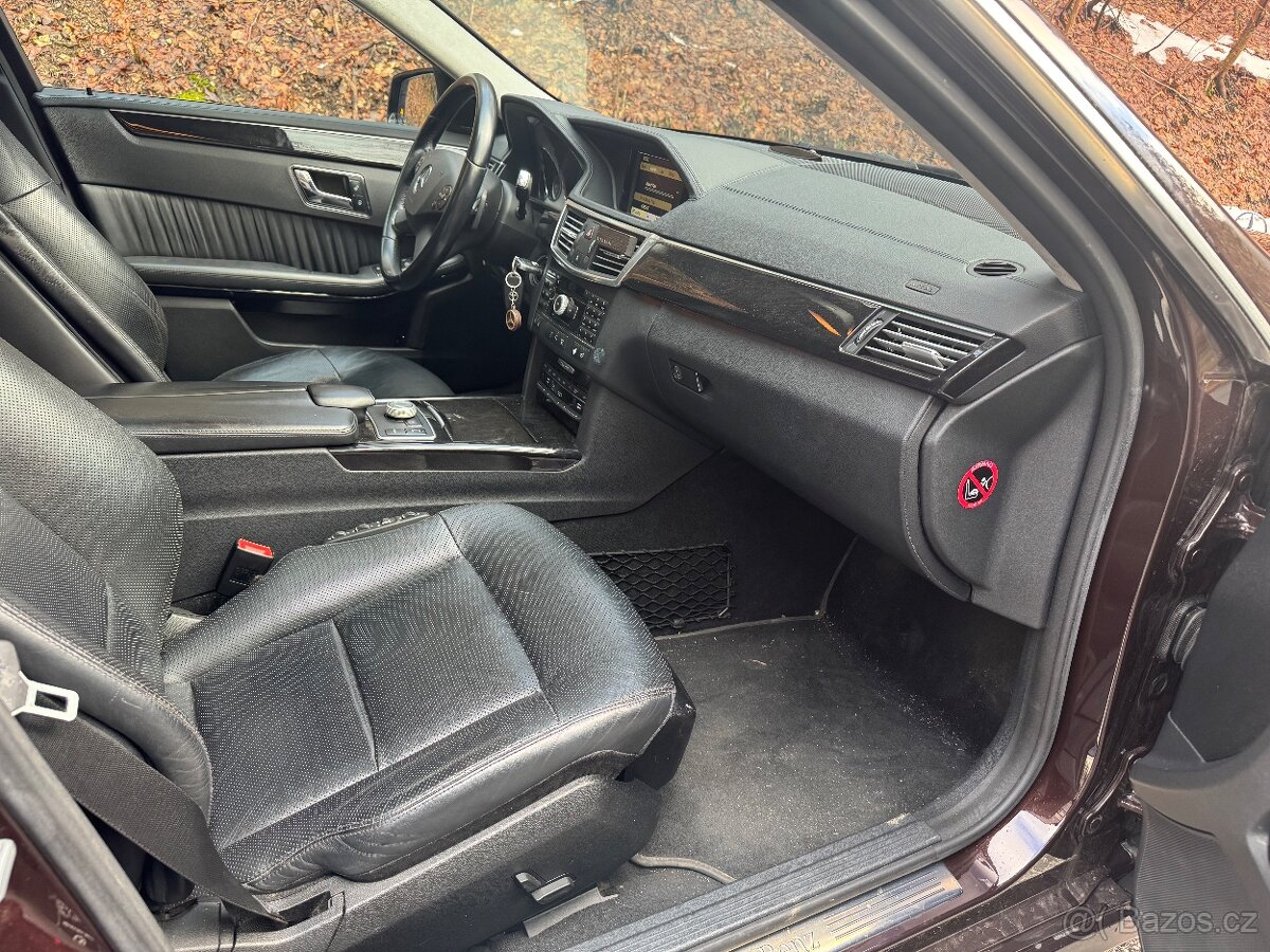 Prodám Mercedes-Benz E 350 CDI 4MATIC (W212) - 11