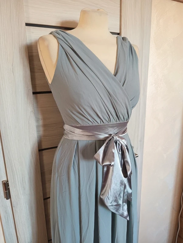 Dlouhé plesové šaty - 11