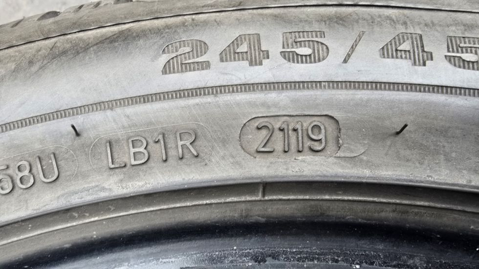 Zimní pneu 245/45/18 Dunlop - 11