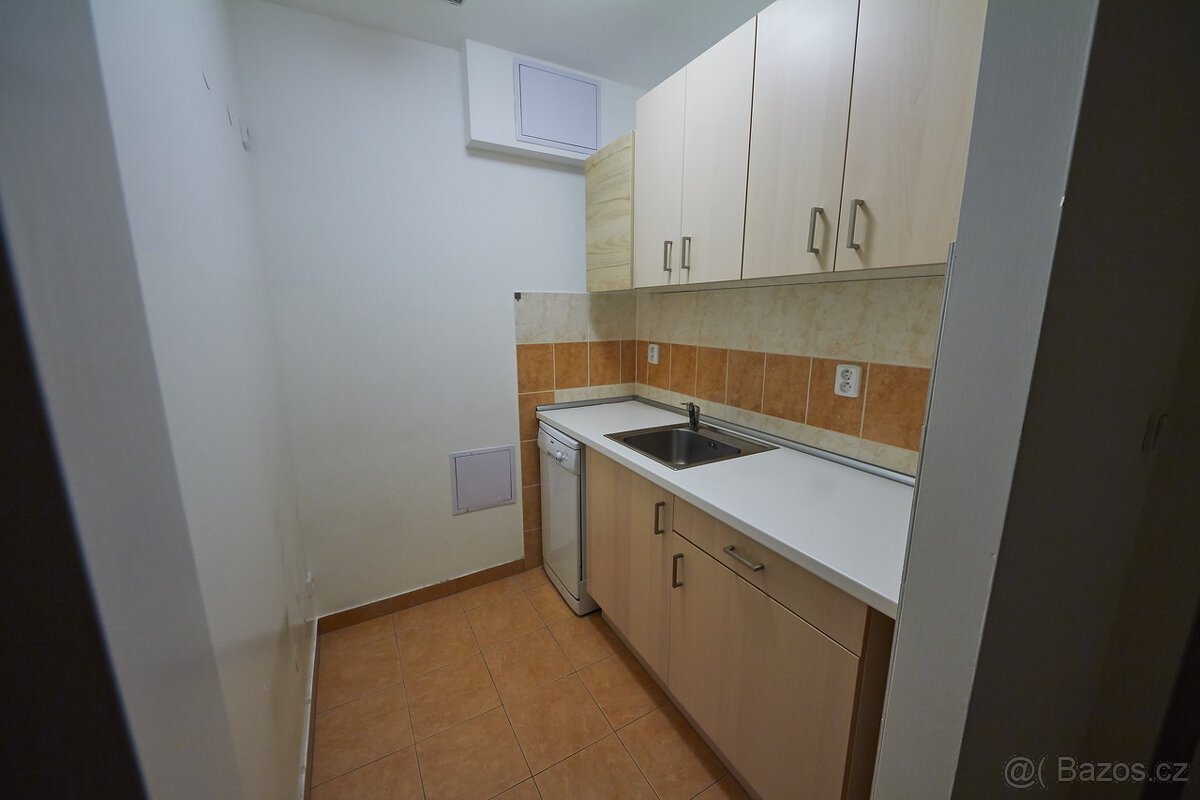 Pronájem kancelářského prostoru 145m2, Praha 10 Michle, ulic - 11