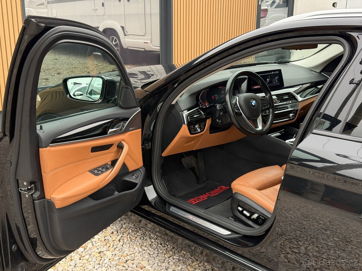 BMW 530d Touring xDrive SportLine Pano, Nezáv. k., Ambient - 11