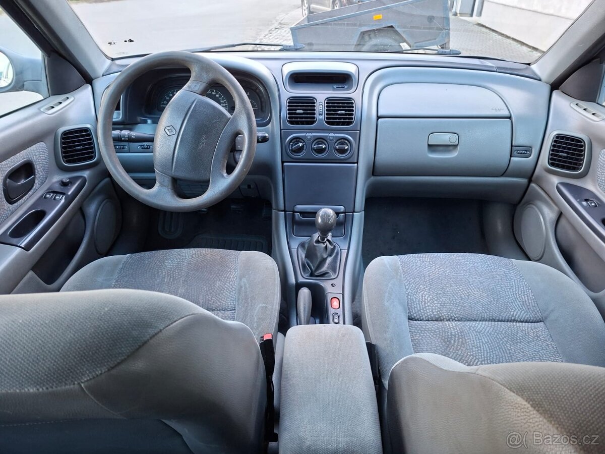 Renault Laguna kombi 1.9dti - 11