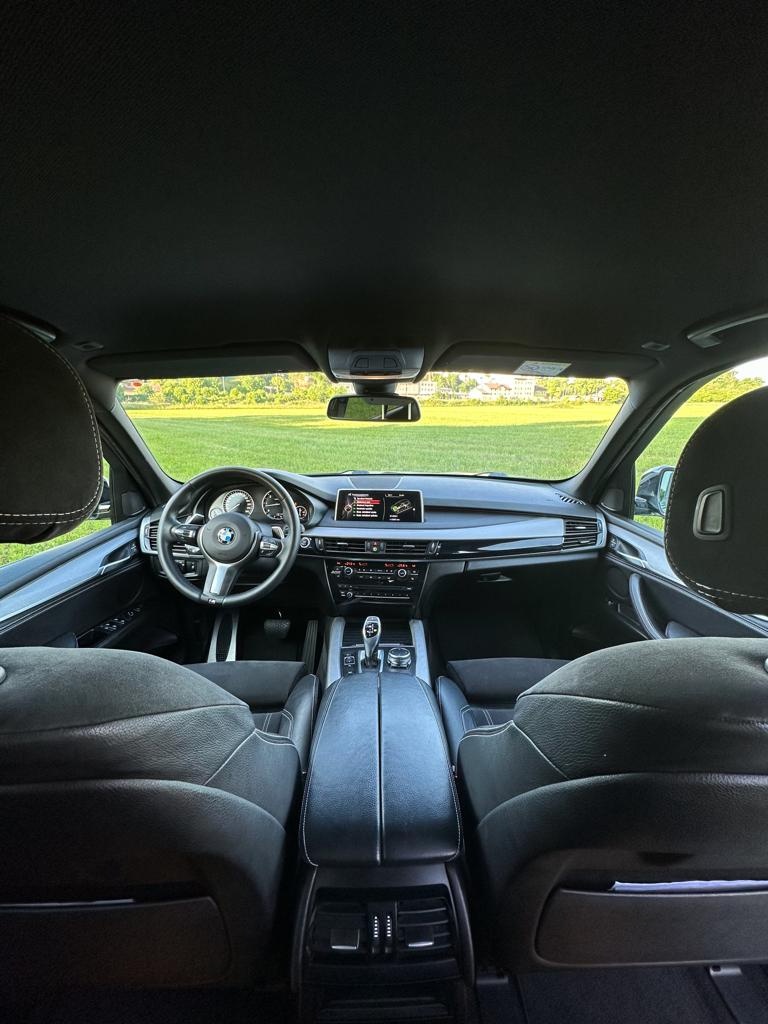 Bmw X5 M50d - 11