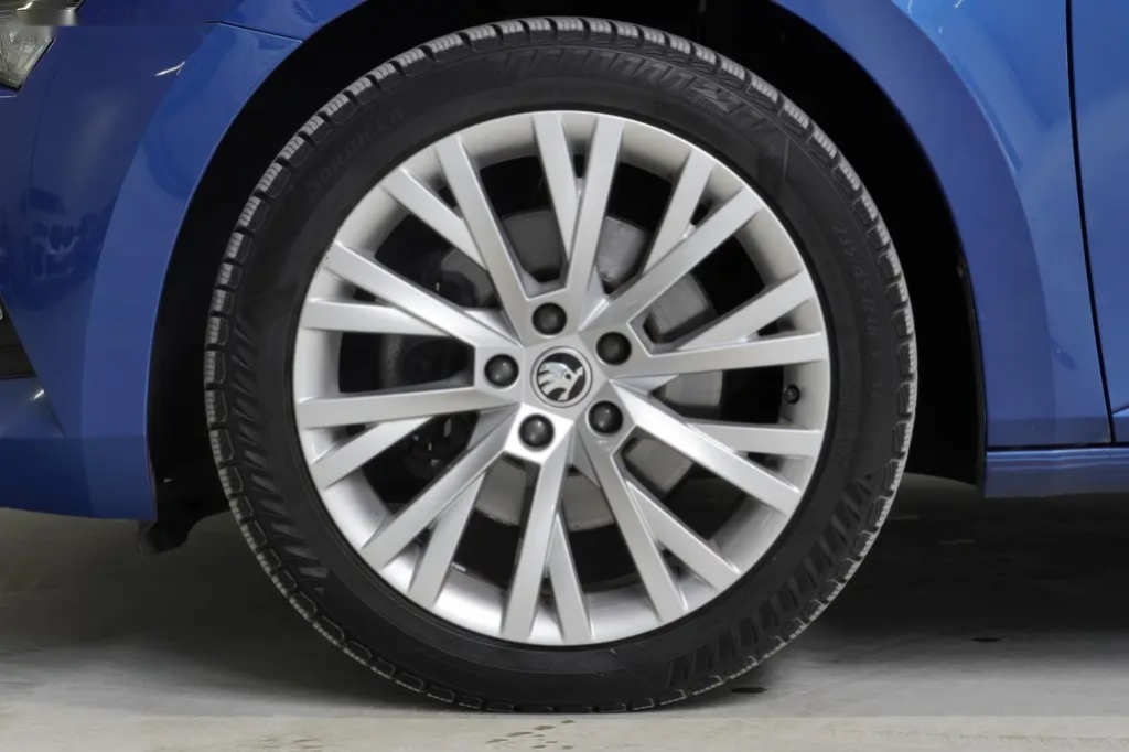 Škoda Superb, 2.0TSI,Style,DSG,Virtual,Tažné - 11