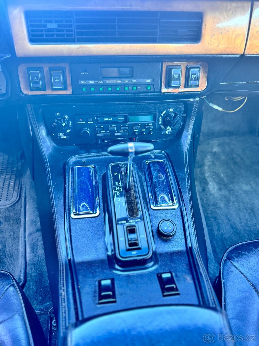 1985 Jaguar XJS V12-5.3L - 11