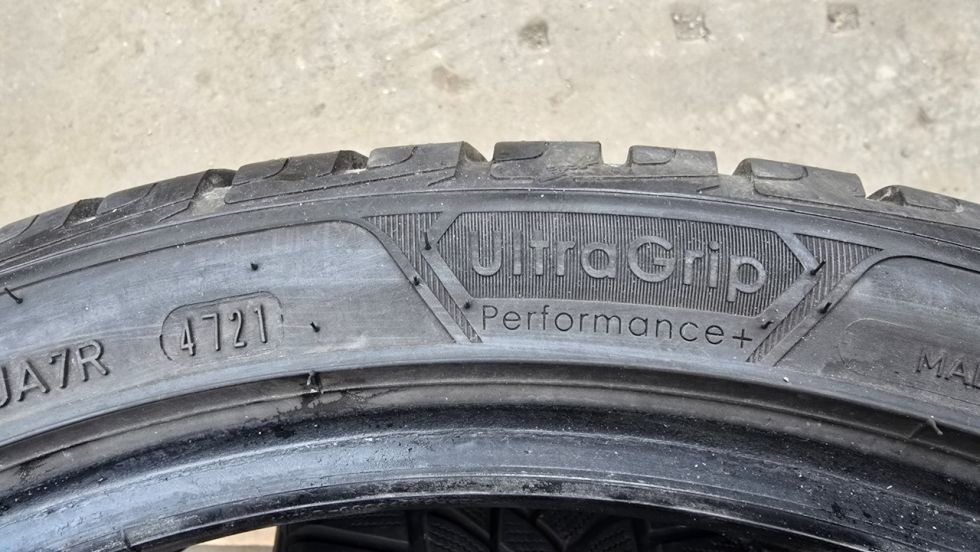 Zimní pneu 235/40/19 Good Year - 11