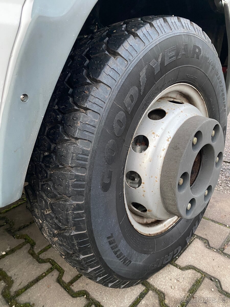 Obytné vozidlo 7 míst - 11