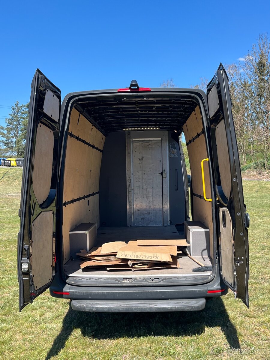 Mercedes Sprinter - 11