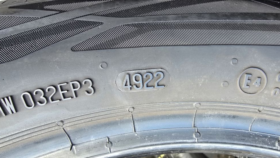 Letní pneu 215/50/17 Continental - 11