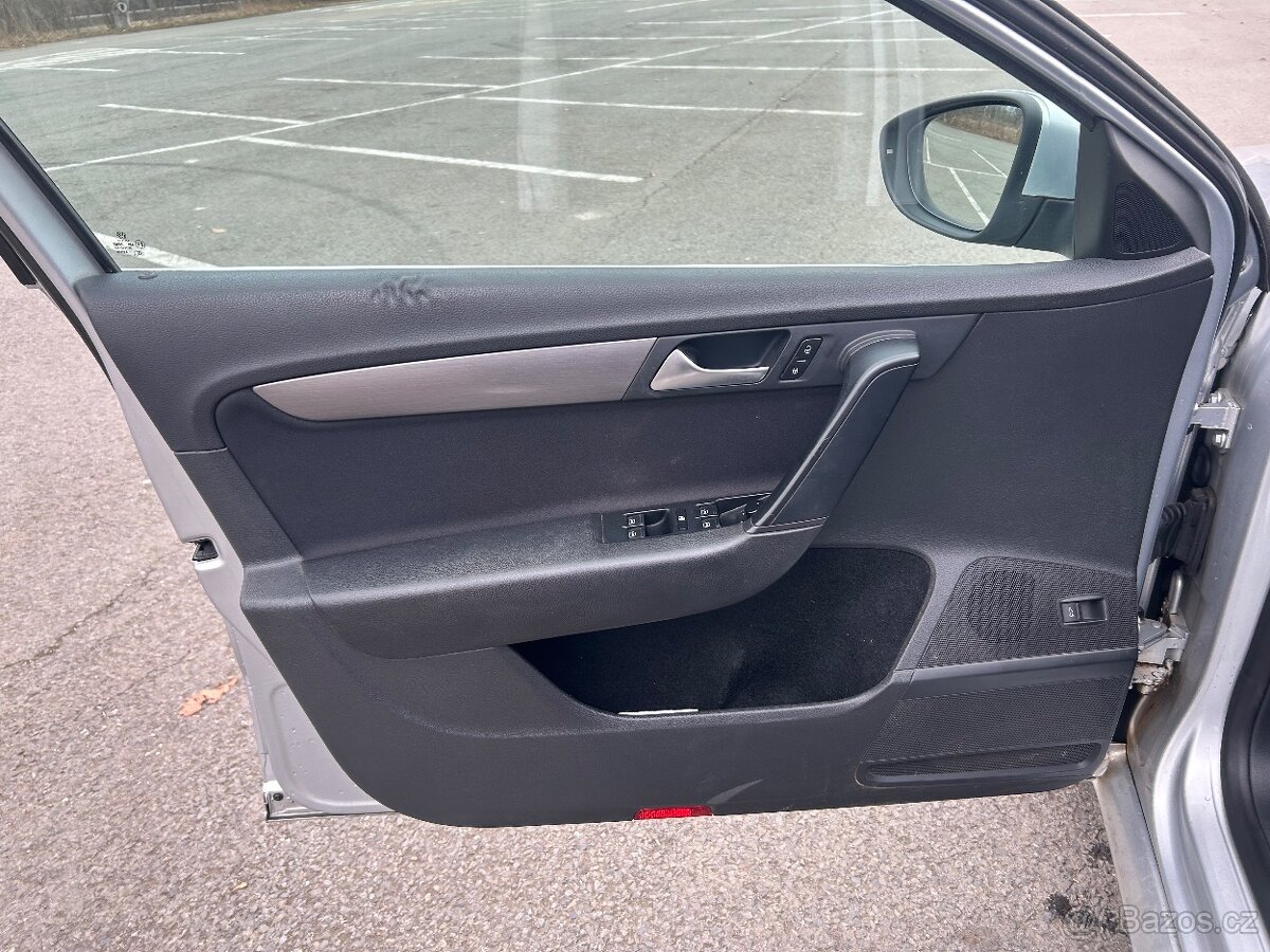 Volkswagen passat b7 2.0 tdi 103kw - 11