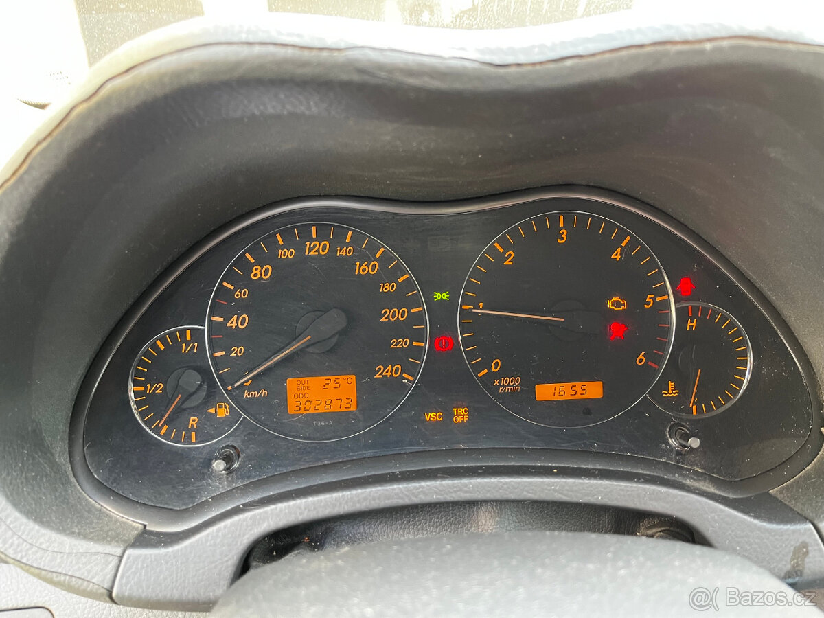 Toyota Avensis 2.0 D-4D - 11
