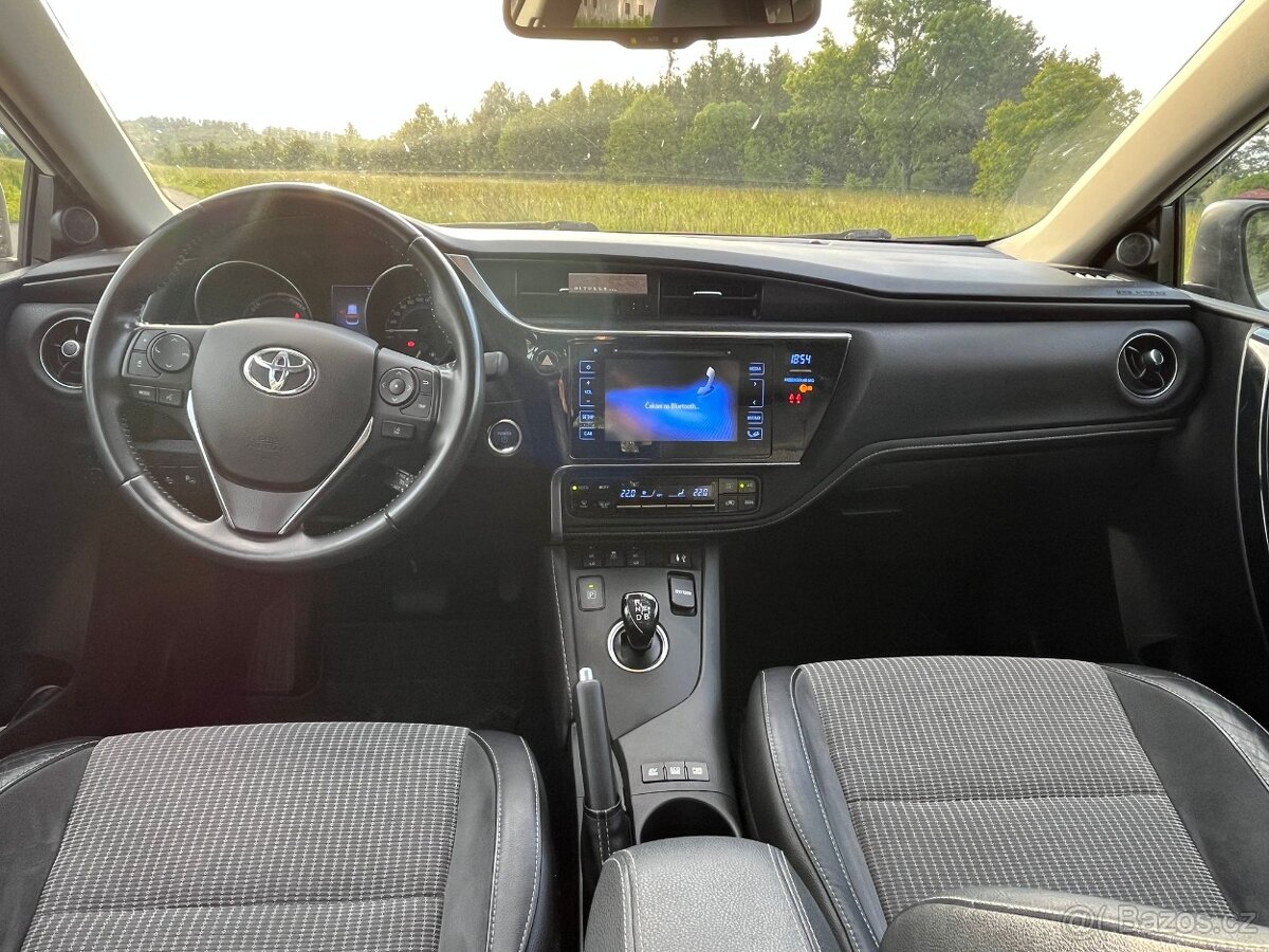 Toyota Auris Hybrid 1.8 VVT-i r.12/2018, naj.102xxxkm Bi-LED - 11