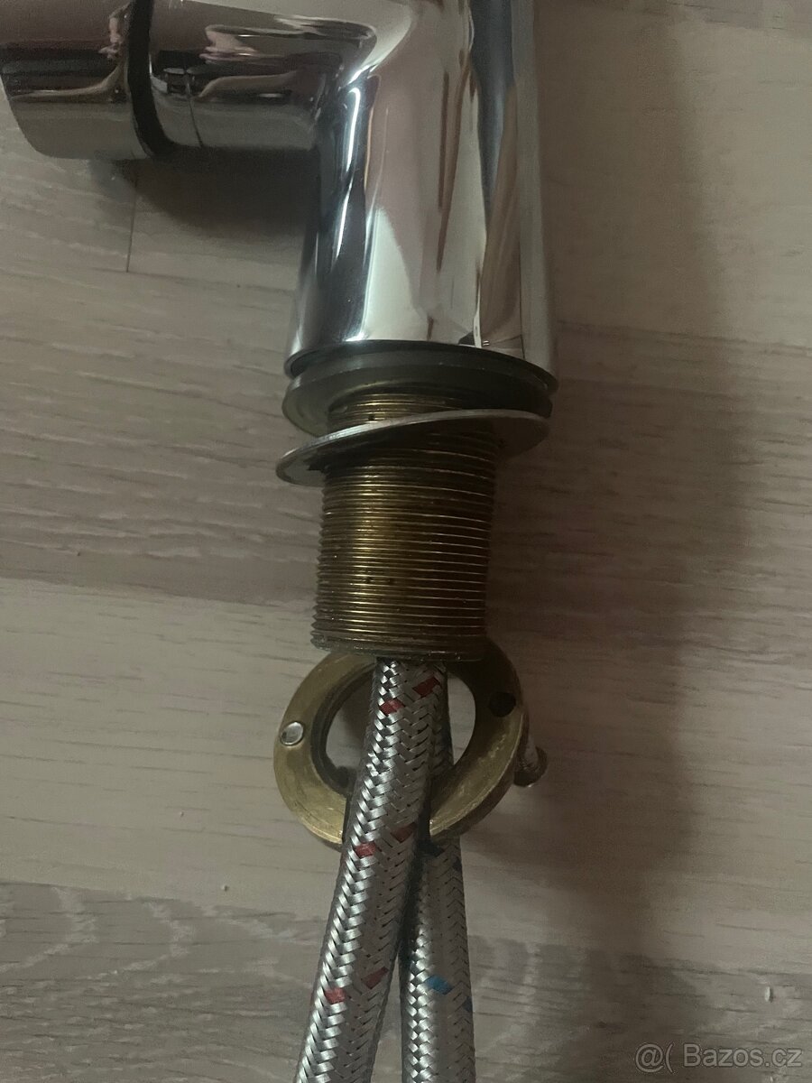 Kuchyňská dřezová baterie - 11