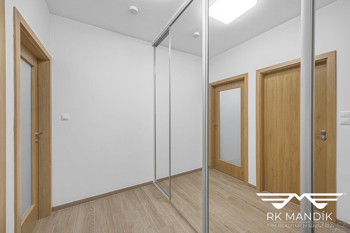Pronájem bytu 2+kk 53 m², Praha - Prosek, ev.č. 711 - 11