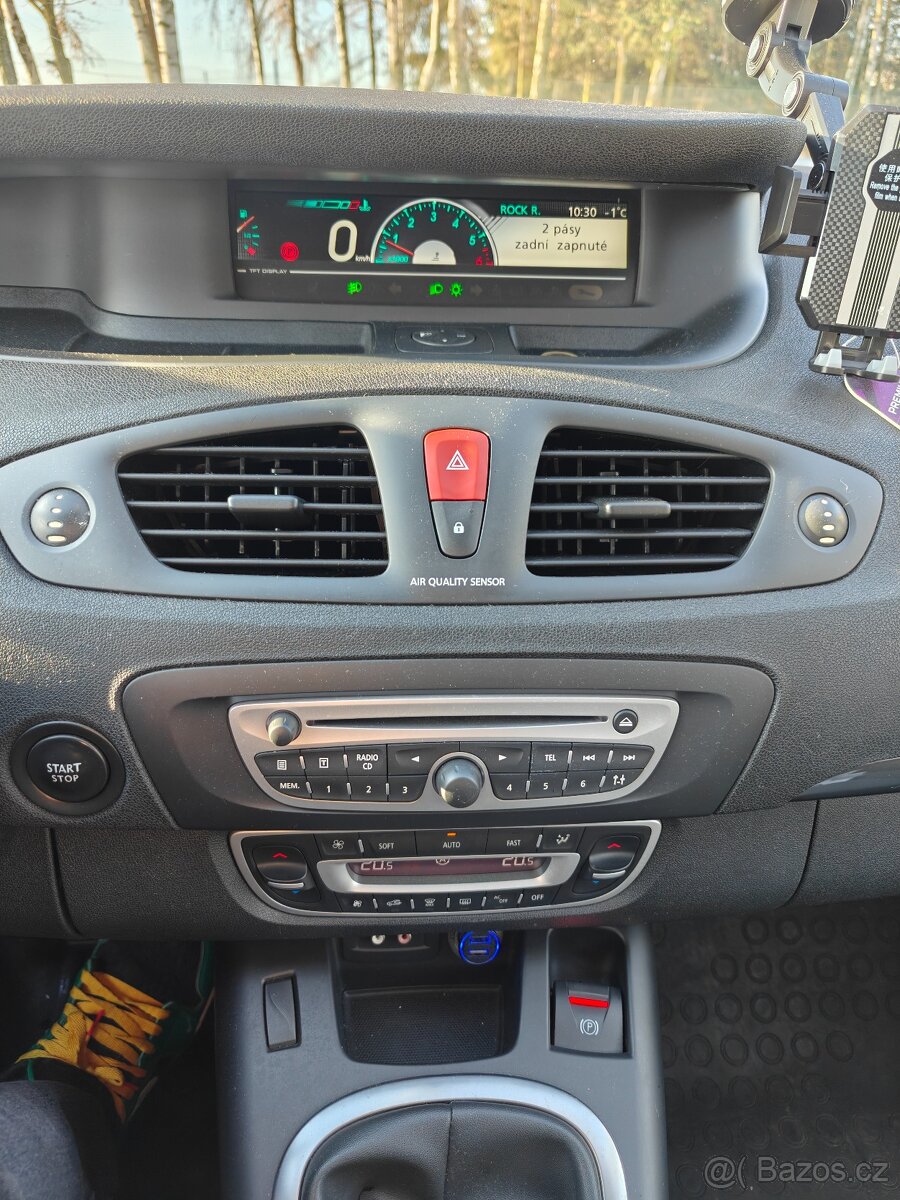 Renault Megane Scénic DCi - 11