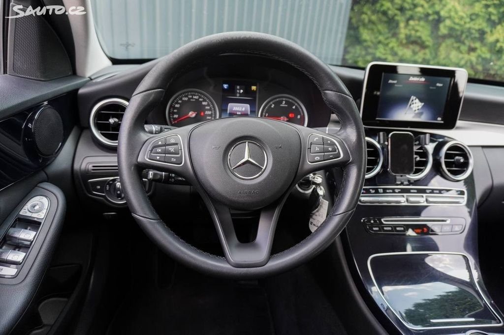 Mercedes-Benz Třídy C 220D AUTO PREMIUM LED - 11