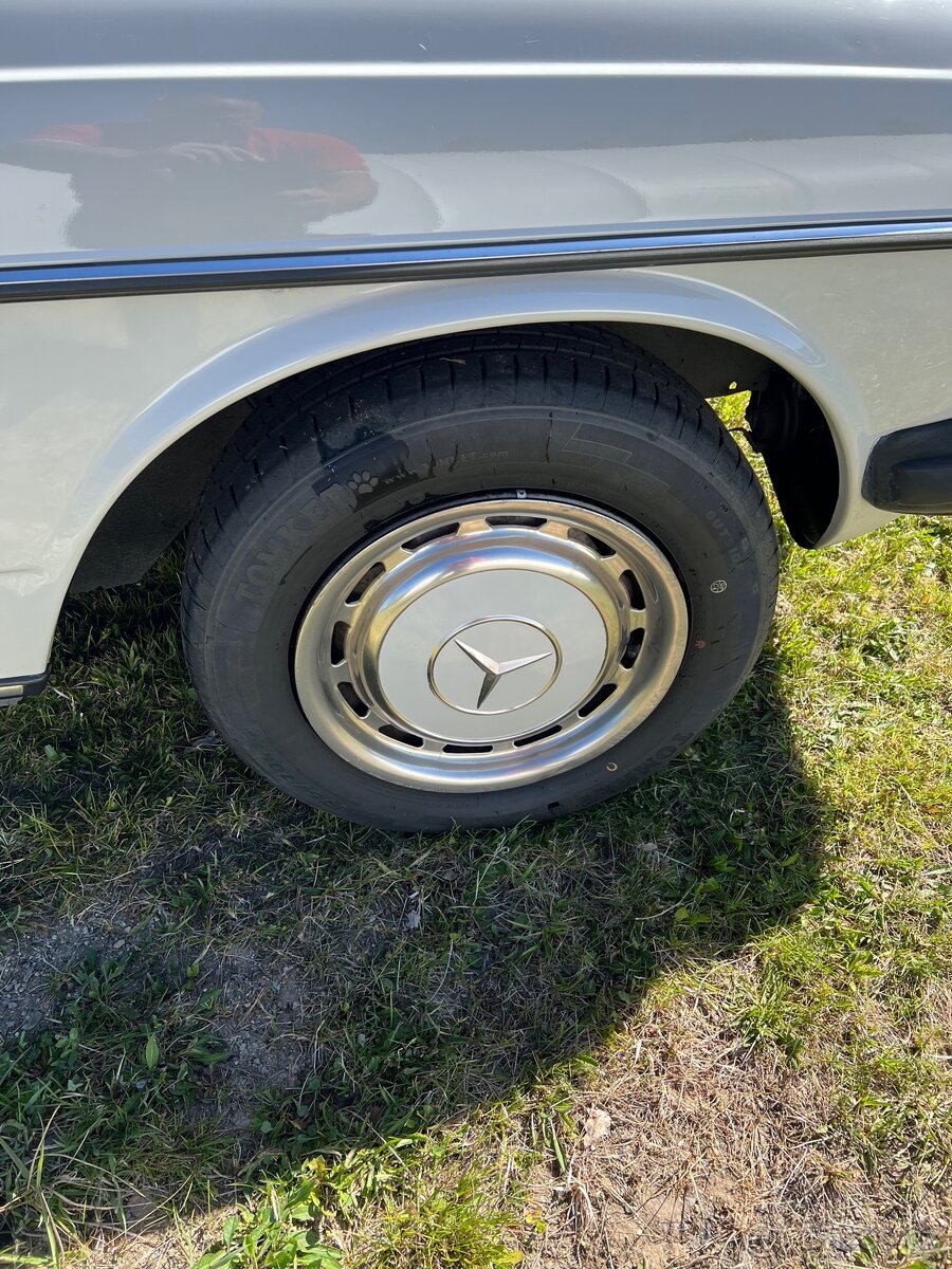 Mercedes-Benz W 123 - 11